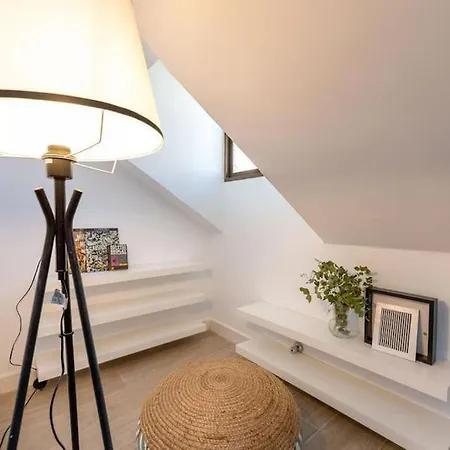 Ct 231 - Center - Floor Ii Apartment *